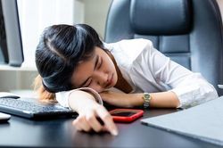 Những sai lầm về giấc ngủ trưa mà dân văn phòng hay mắc phải