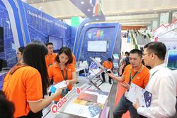FPT lãi hơn 5.000 tỷ đồng sau 7 tháng, cổ phiếu 'nhăm nhe' vượt đỉnh