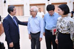 Hiệu trưởng không phải là 'ông quan' trong cơ sở giáo dục mà phải là người dẫn dắt