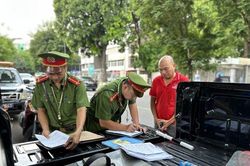 Tập trung xử lý nghiêm xe khách dừng đỗ không đúng nơi quy định