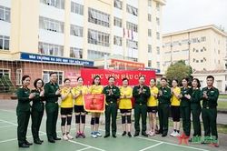 Giỏi chuyên môn nghiệp vụ, nhiệt tình, trách nhiệm trong công tác