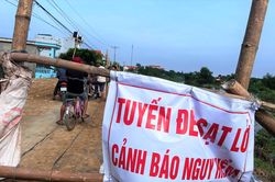 Sạt lở đê, hàng nghìn người dân ở Thanh Hóa bị đe dọa