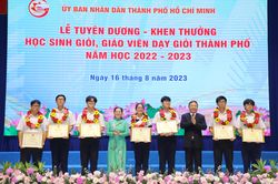 TPHCM tuyên dương 458 học sinh và giáo viên giỏi tiêu biểu cấp thành phố