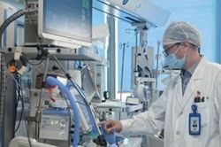 Hai người ở Trung Quốc nguy kịch vì ăn cơm chiên trứng để qua đêm