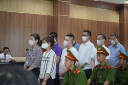 5 cán bộ Sở GD&ĐT Thanh Hóa chia nhau 6 tỷ đồng tiền 'cảm ơn'