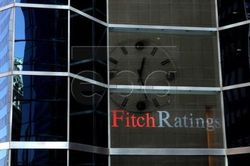 Fitch Ratings cảnh báo hạ bậc xếp hạng của hàng chục ngân hàng Mỹ