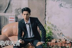Vương Hạc Đệ hóa bad boy, miệng phì phèo nhả khói khiến fan sốc nặng