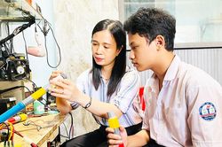 Học sinh Ia Grai sáng chế gậy thông minh cho người khiếm thị
