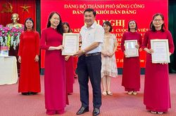 Trên 3.600 người tham gia cuộc thi viết về học tập và làm theo Bác