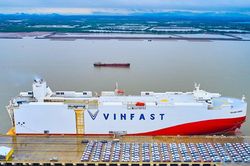 VinFast ra mắt xe điện tay lái nghịch cuối 2023 và mục tiêu hòa vốn vào 2024