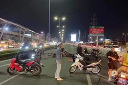 CSGT chốt chặn, vây bắt nhóm quái xế đi thành đoàn trên cầu Sài Gòn
