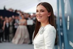 Khi siêu sao điện ảnh 19 tuổi Millie Bobby Brown cầm bút