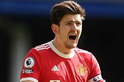 Man United bị Harry Maguire đòi tiền