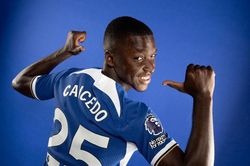 'Bom tấn' đắt nhất lịch sử Premier League Moises Caicedo lấy số áo bỏ trống 20 năm ở Chelsea