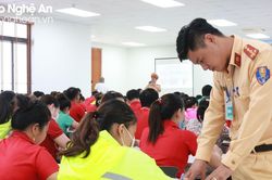Ban An toàn giao thông tỉnh tổ chức Chương trình tuyên truyền 'Công nhân xây dựng Văn hóa giao thông an toàn'