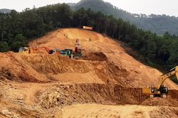 Cao tốc Bắc-Nam: Thành bại trông chờ vào nguồn vật liệu, mặt bằng