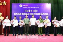 Công ty Điện lực Tuyên Quang tổ chức Ngày hội Toàn dân bảo vệ an ninh Tổ quốc