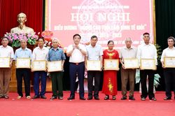 Phú Bình: Biểu dương 23 người cao tuổi làm kinh tế giỏi