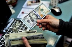 Tỷ giá hôm nay (17/8): Các ngân hàng thương mại giảm trong khi USD trung tâm tiếp tục tăng cao