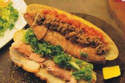 Bánh mì B+ - Món ăn mộc mạc mang hương vị Hà Nội