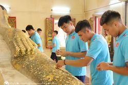 U23 Việt Nam thăm ngôi đền nổi tiếng tại Rayong trước khi chính thức thi đấu tại U23 Đông Nam Á 2023