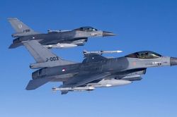 Mỹ kêu gọi các đồng minh NATO gửi chiến đấu cơ F-16 cho Ukraine