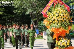 Công an Nghệ An dâng hương tưởng niệm Chủ tịch Hồ Chí Minh và đồng chí Trần Quốc Hoàn