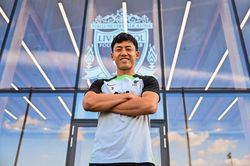 CHÍNH THỨC: Liverpool chiêu mộ đội trưởng ĐT Nhật Bản, giá 19 triệu bảng