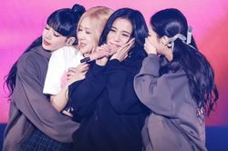 YG ngầm xác nhận đã tái ký hợp đồng với BLACKPINK qua thông báo mới nhất?