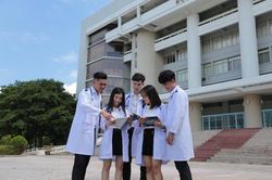 Giảm áp lực tài chính cho sinh viên khó khăn