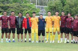HLV Hoàng Anh Tuấn căn dặn cầu thủ bị loại, U23 Việt Nam hạ quyết tâm thắng Lào