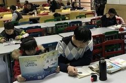 Sau khi họp phụ huynh, tôi mới hiểu tác động của 'hiệu ứng gương soi' trong giáo dục gia đình