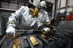 Giá vàng gượng tăng, SPDR Gold Trust bắt đáy 3 tấn vàng