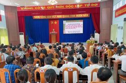 Phú Thiện bồi dưỡng chính trị hè cho đội ngũ cán bộ, giáo viên