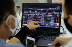 Thị trường chứng khoán tuần qua: Gián đoạn mạch tăng 6 tuần liên tiếp, VN-Index lùi về dưới mốc 1.200 điểm