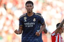 Bellingham ghi 2 bàn và kiến tạo giúp Real Madrid đánh chiếm ngôi đầu La Liga