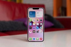 Có nên mua iPhone 13 ở thời điểm này?
