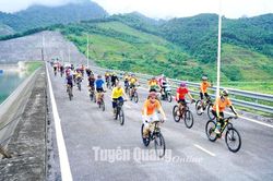 Hơn 370 vận động viên tham gia Giải đua xe đạp địa hình huyện Na Hang mở rộng năm 2023