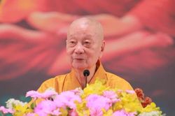 Trưởng lão Hòa thượng Thích Trí Quảng sách tấn Tăng, Ni sinh Học viện Phật giáo VN tại TP.HCM