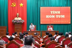 Thủ tướng làm việc với Ban Thường vụ Tỉnh ủy Kon Tum