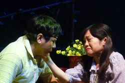 Kịch 'Trả lại lia thia' - chông chênh chuộc tội