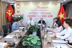 Quan tâm, biểu dương kịp thời tấm gương 'Lo trọn việc đạo, chung tay việc đời'
