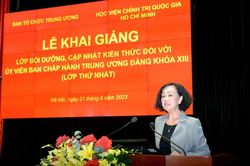 Khai giảng lớp bồi dưỡng, cập nhật kiến thức đối với Ủy viên TƯ Đảng khóa XIII