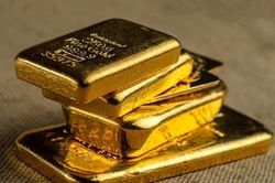 Ngày 21/8: Giá vàng thế giới tăng nhẹ nhưng vẫn đối mặt với nhiều thách thức