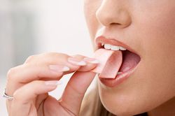 Điều gì xảy ra với cơ thể khi bạn nhai kẹo cao su liên tục