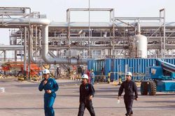 Nỗ lực tăng giá dầu của Nga và Saudi Arabia đối diện nguy cơ thất bại
