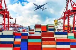 Tổng trị giá xuất nhập khẩu hàng hóa của cả nước trong tháng 7/2023 đạt 57,07 tỷ USD