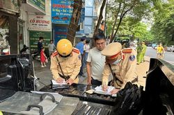 Phát hiện, xử lý 323 trường hợp vi phạm Luật Giao thông đường bộ