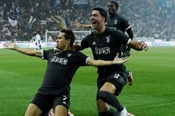 Juventus đại thắng trận ra quân nhờ tiếng nói của đôi bạn Chiesa - Vlahovic
