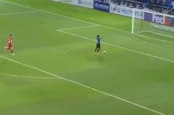 Cầu thủ Incheon United ăn mừng trước khi ghi bàn vào lưới Hải Phòng ở Cúp C1 châu Á
